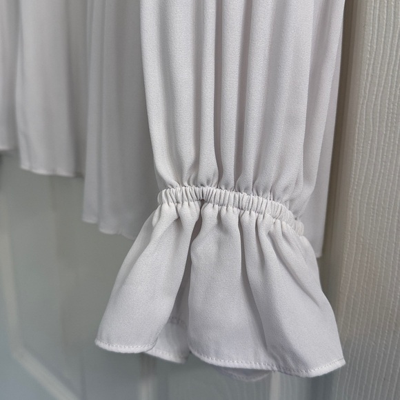 Nine West White Pleated Top with Keyhole Back - Picture 3 of 6